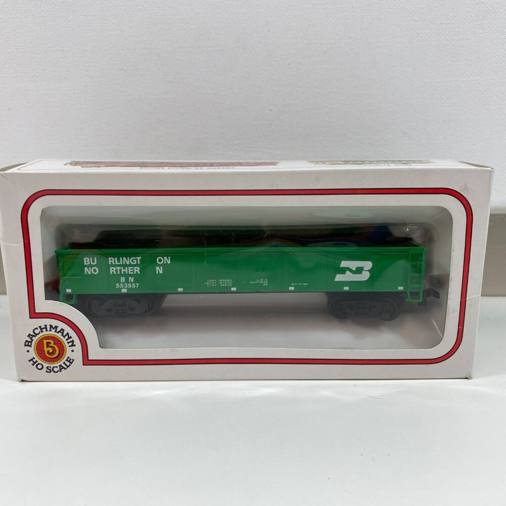 Bachmann HO Scale Model Train Burlington Northern Freight Car Green BN553557 6"